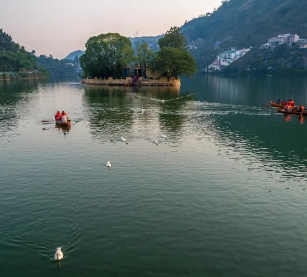 Tour Bhimtal and Sattal Lakes